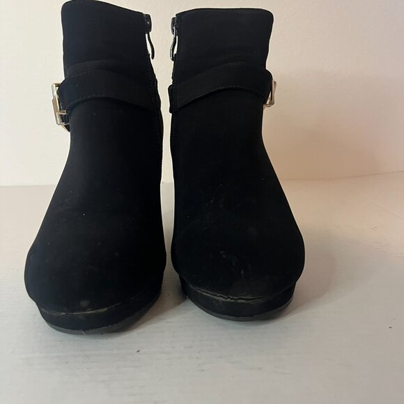 Forever 21 black suede wedge booties 8 - Picture 3 of 6
